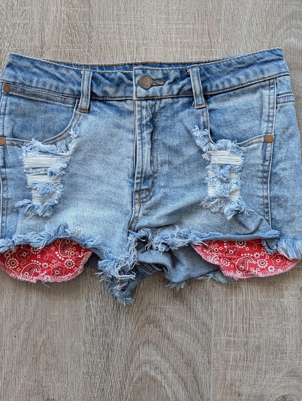 California Moon Rise Distressed Shorts Light Blue Denim Red Bandana Inset XS